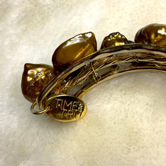 Baroque Pearl Cuff Bracelet🦪 - Picture 3 of 4